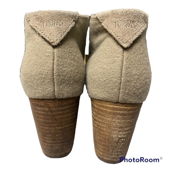 Toms | EUC size 7 lace up Lunata bootie in Desert Taupe Suede - Picture 3 of 6